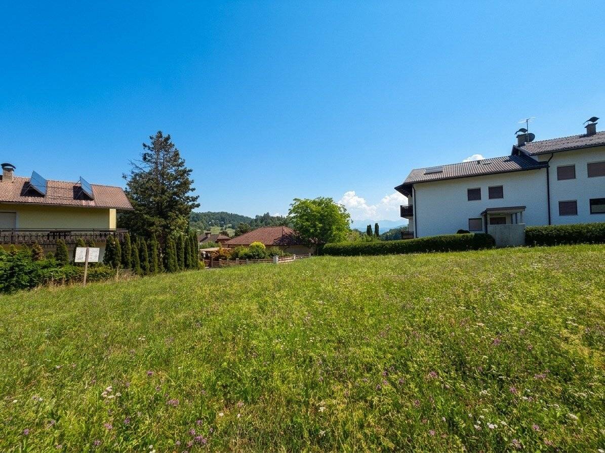 Sonniges Baugrundstück in Krumpendorf: In wenigen Minuten am Wörthersee