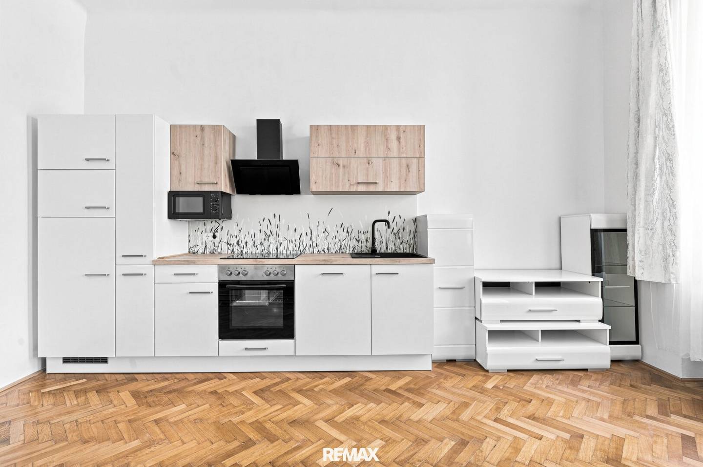 Well maintained 3-room old building apartment in the Third +++ RE/MAX Trend +++