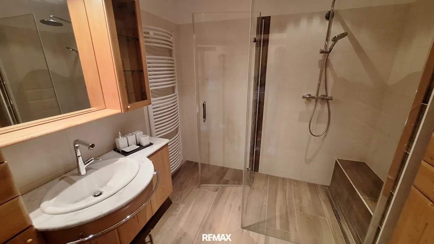 Residential house with pool, balcony and versatile usage options in St. Veit an der Gölsen