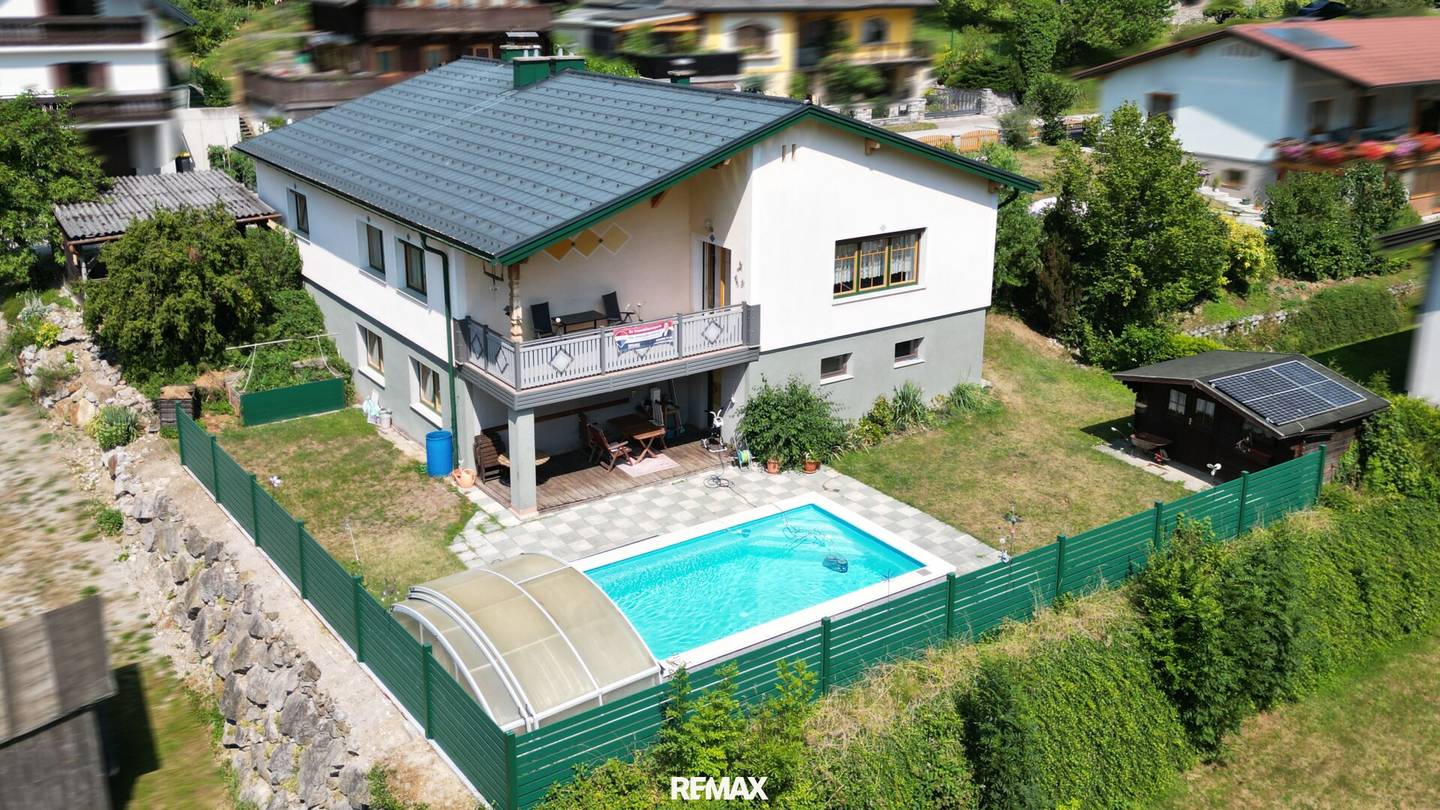 Residential house with pool, balcony and versatile usage options in St. Veit an der Gölsen