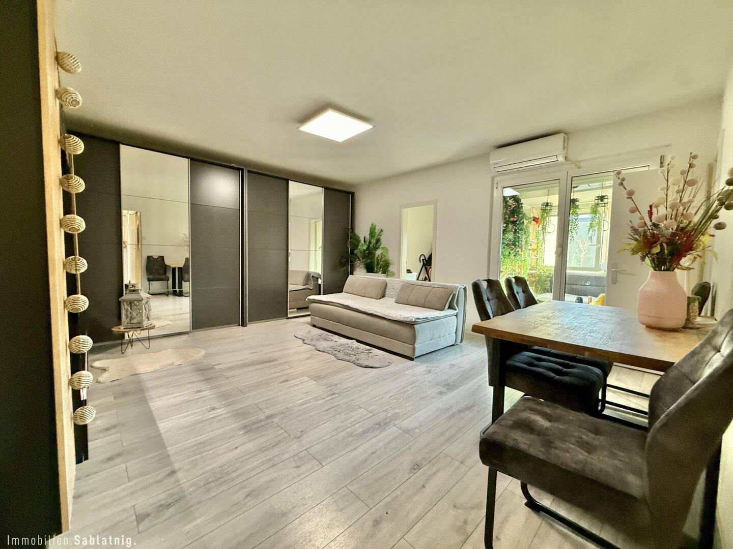 MODERNE 4-ZIMMER-WOHNUNG mit Loggia &amp; 2 Bädern in Groß-Enzersdorf – Top Lage!