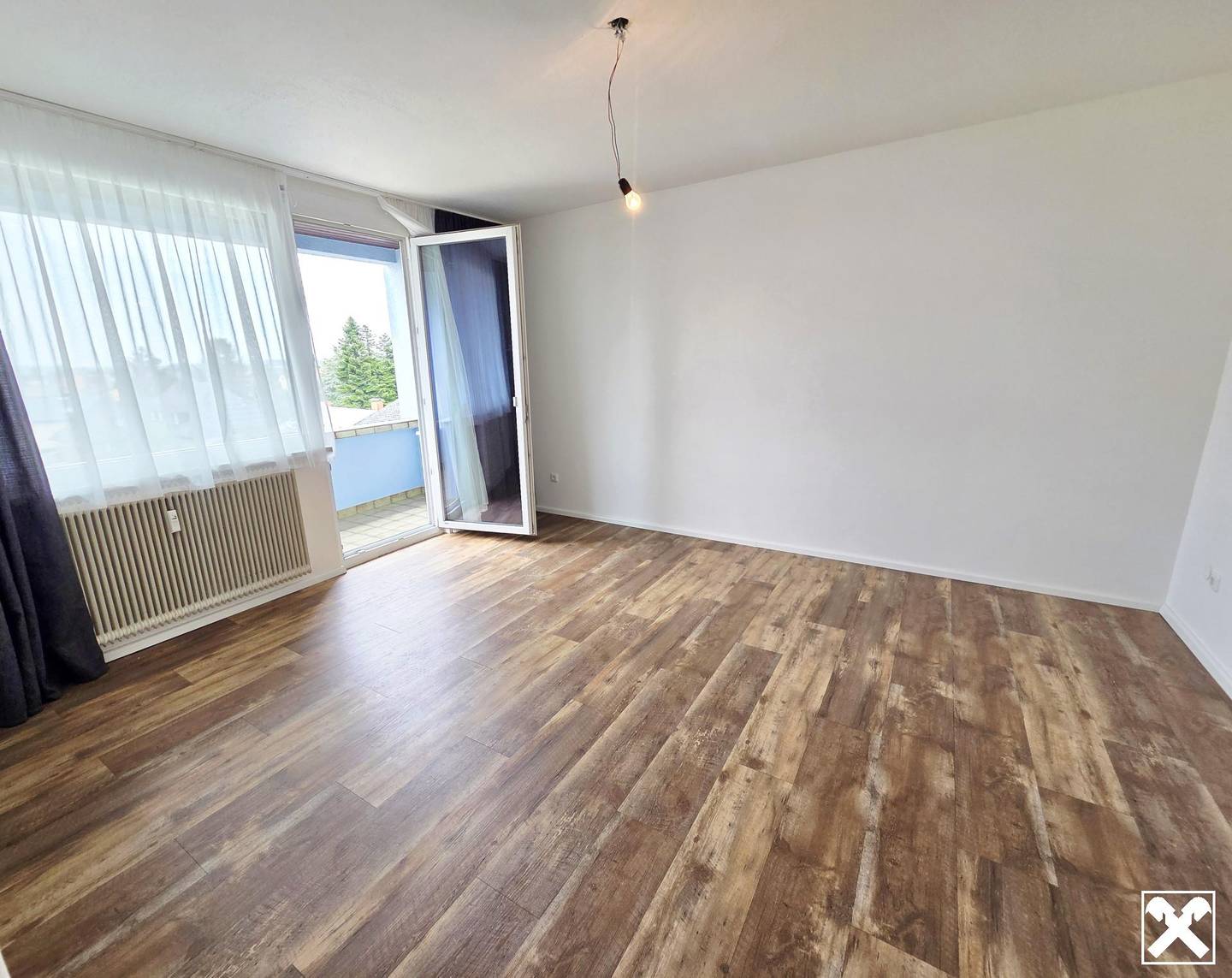 Neu sanierte Wohnung mit Loggia und Parkplatz