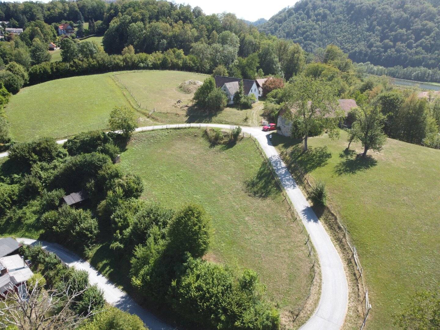 Building plot in elevated, sunny location