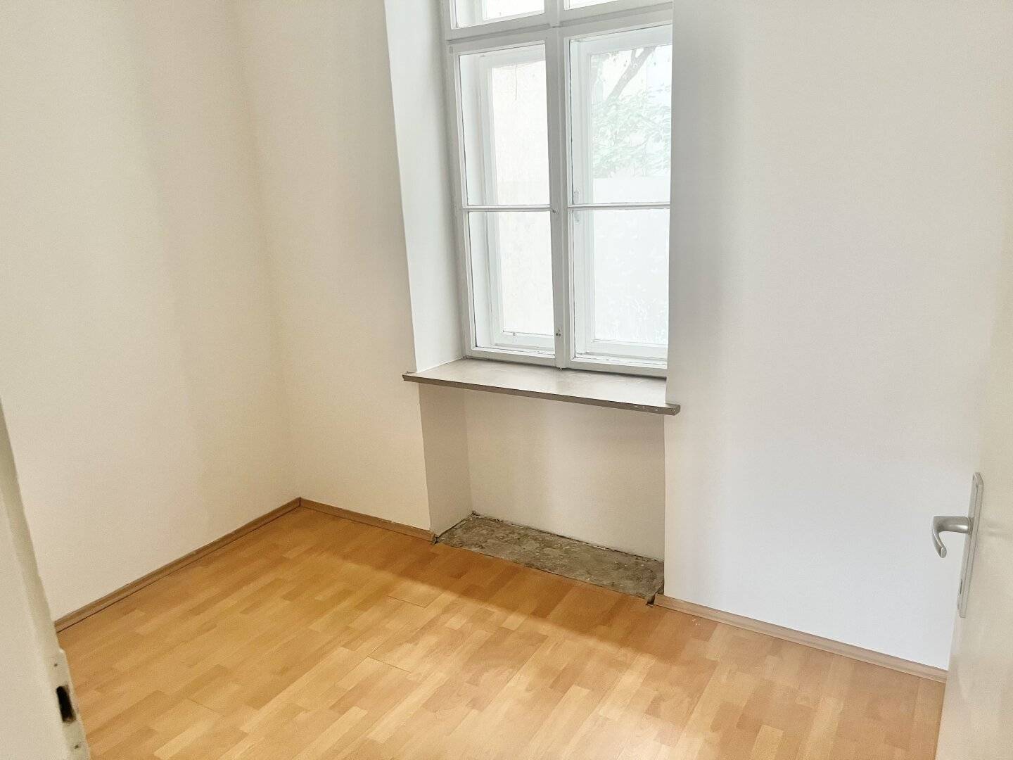 Open-ended 3-room apartment on the 1st floor - near Matzleinsdorfer Platz