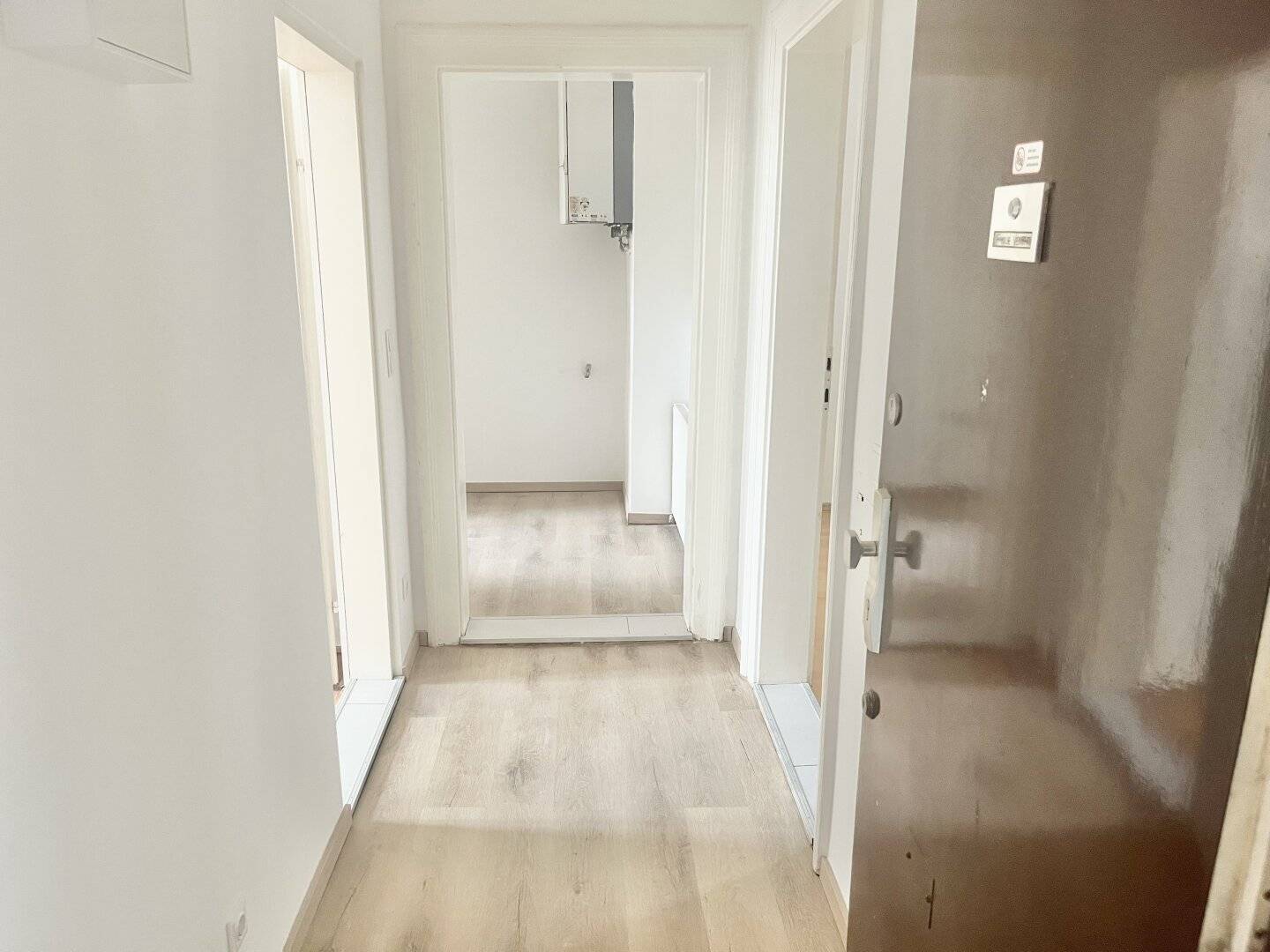 Open-ended 3-room apartment on the 1st floor - near Matzleinsdorfer Platz