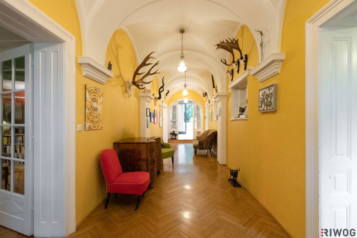Elegant house in prime location, very large plot, 1130 Vienna