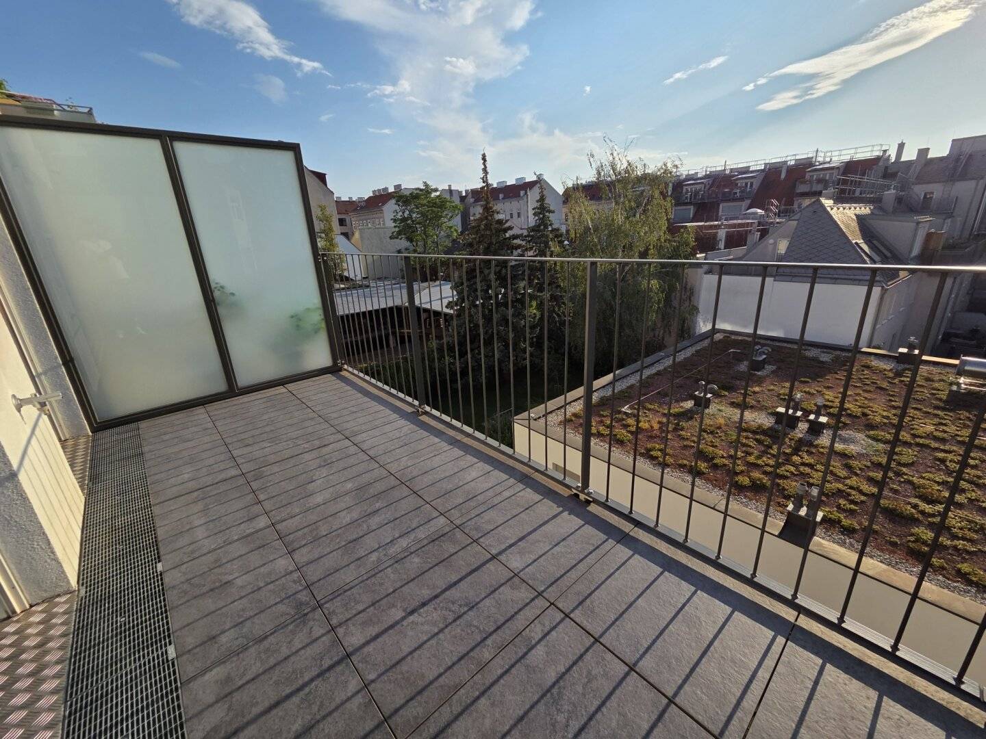TERRASSENWOHNUNG - RUHELAGE - 2 Zimmer - IHR NEUES ZUHAUSE!!