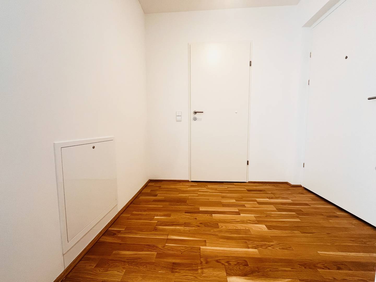 Neubau Wohnung near U1 Keplerplatz with loggia