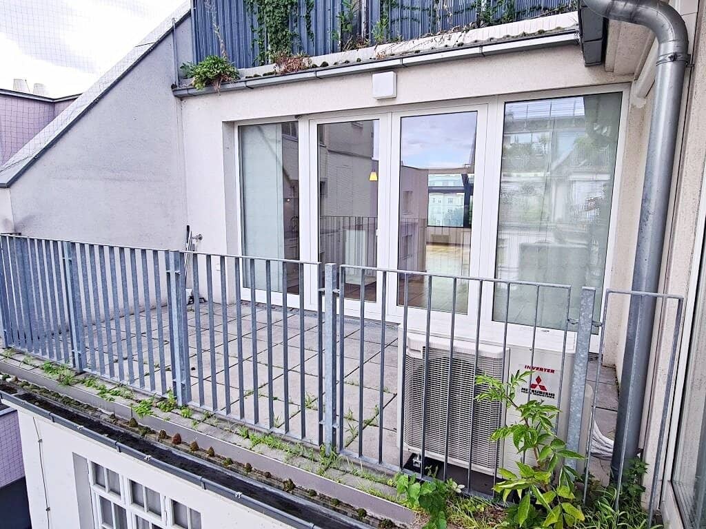 PRATERCOTTAGE, ATTIC, 130 m2 new build with 3 terraces, 3 rooms, open plan kitchen, bathtub, parquet, Schüttelstraße