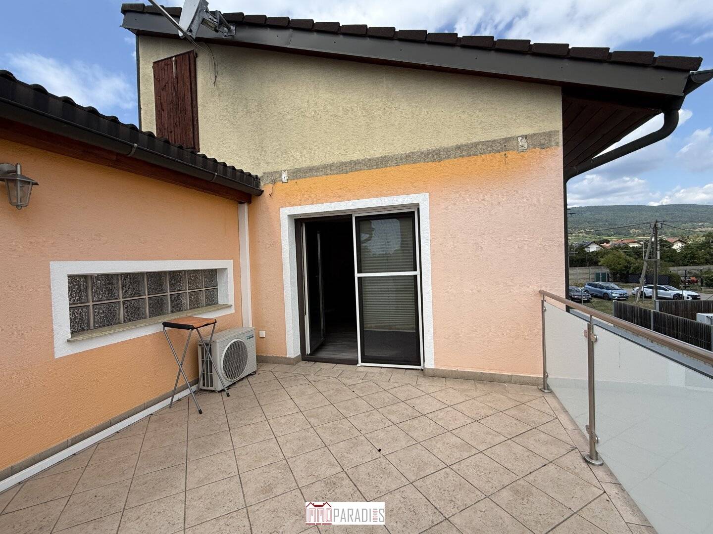 Wohnhaus mit drei Wohneinheiten auf großem Grundstück in Baden
