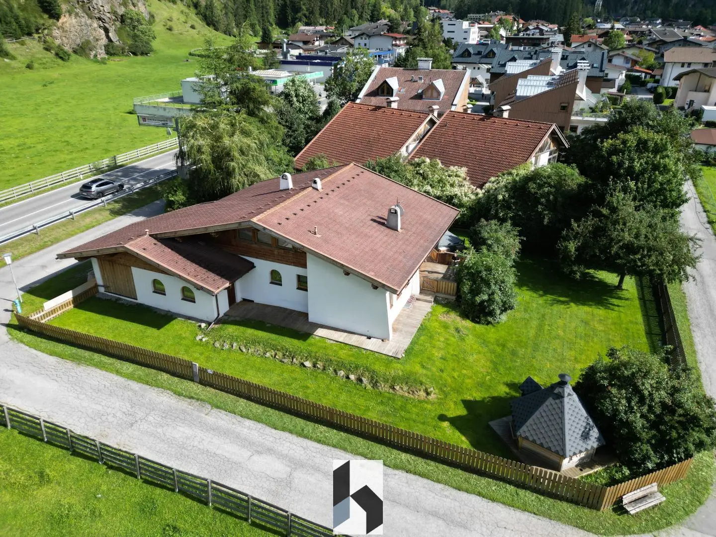 Renovated family apartment with private garden and whirlpool