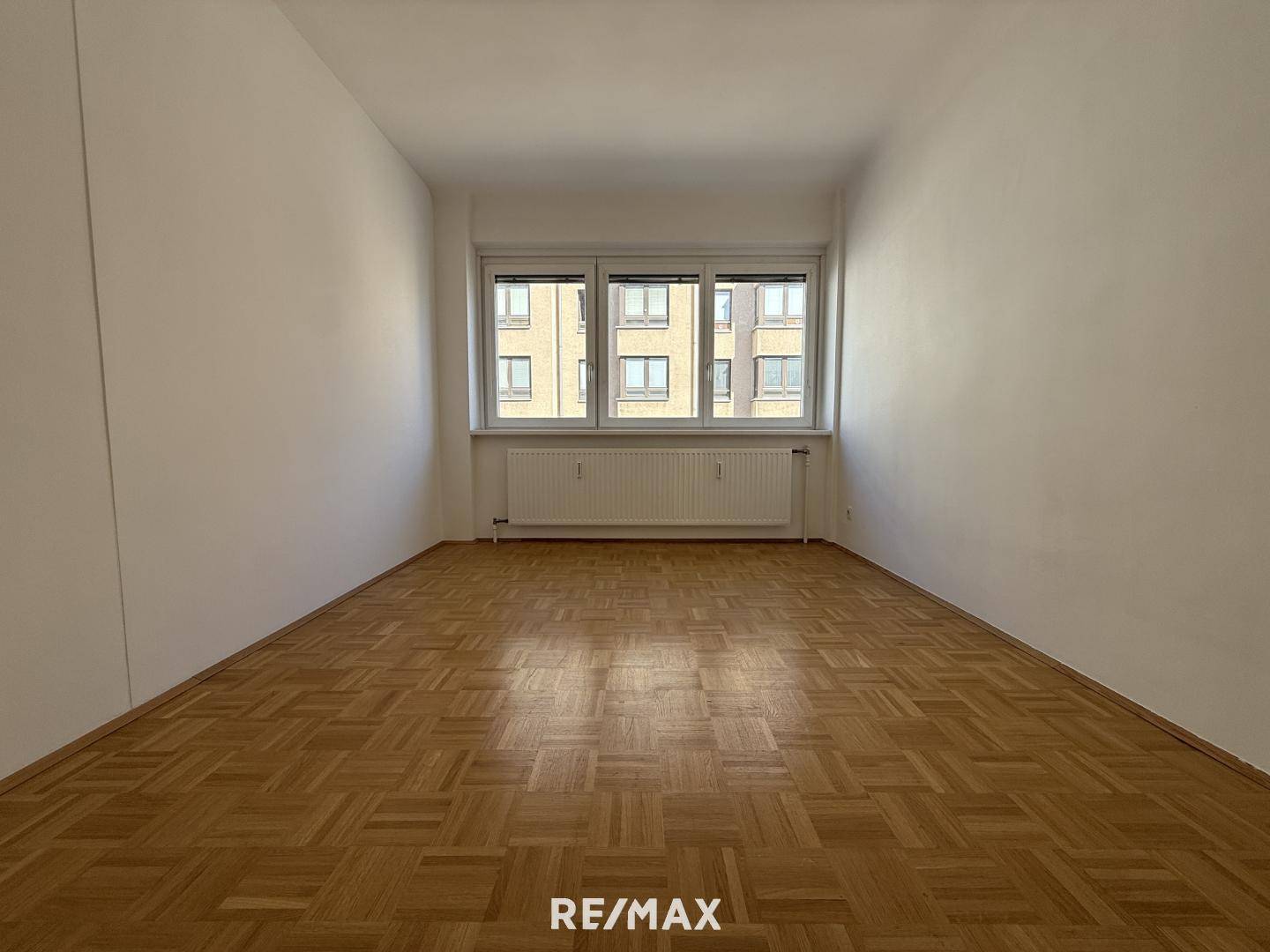 Helle Wohnung mit vier separat begehbaren Zimmern und Lift