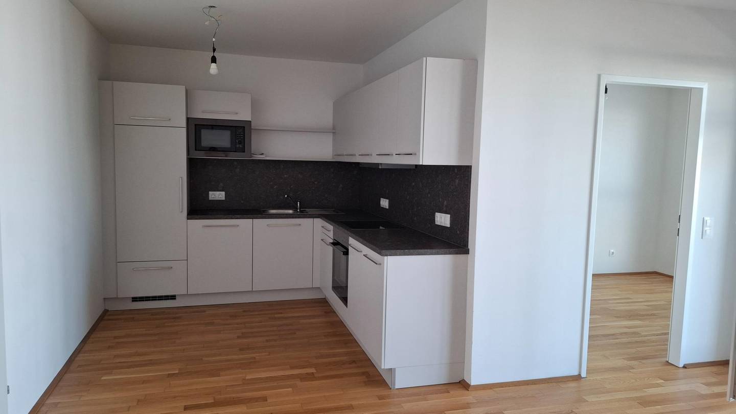 Helle Wohnung mit Loggia und Tiefgaragenstellplatz