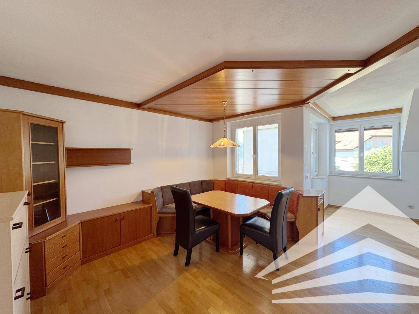 Well laid out apartment with loggia and garage in Lichtenberg