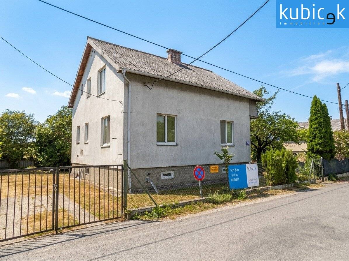 Rarity at the Mühlwasser with existing old building