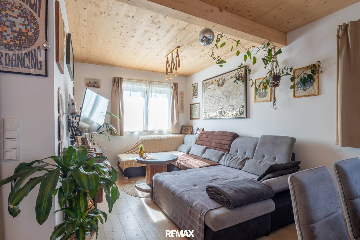 Open House am Sa. den 29. August 2026 von 10-12 Uhr - ein kleines Haus mit großen Möglichkeiten - Verkauf mit DAVE!