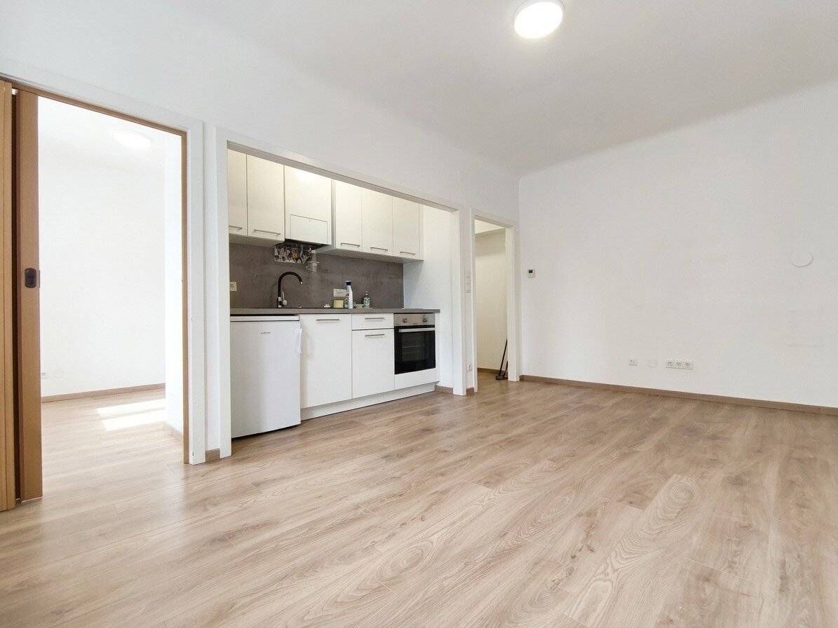 Charming 1.5-room apartment in Klosterneuburg, renovated, kitchen included and ideal location near the train station