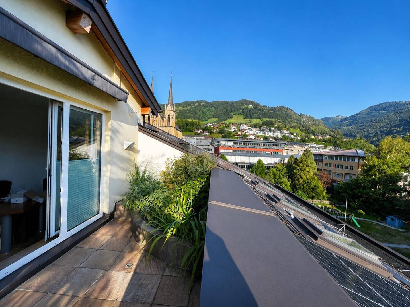 Dachgeschosswohnung mit Panoramablick und großer Terrasse
