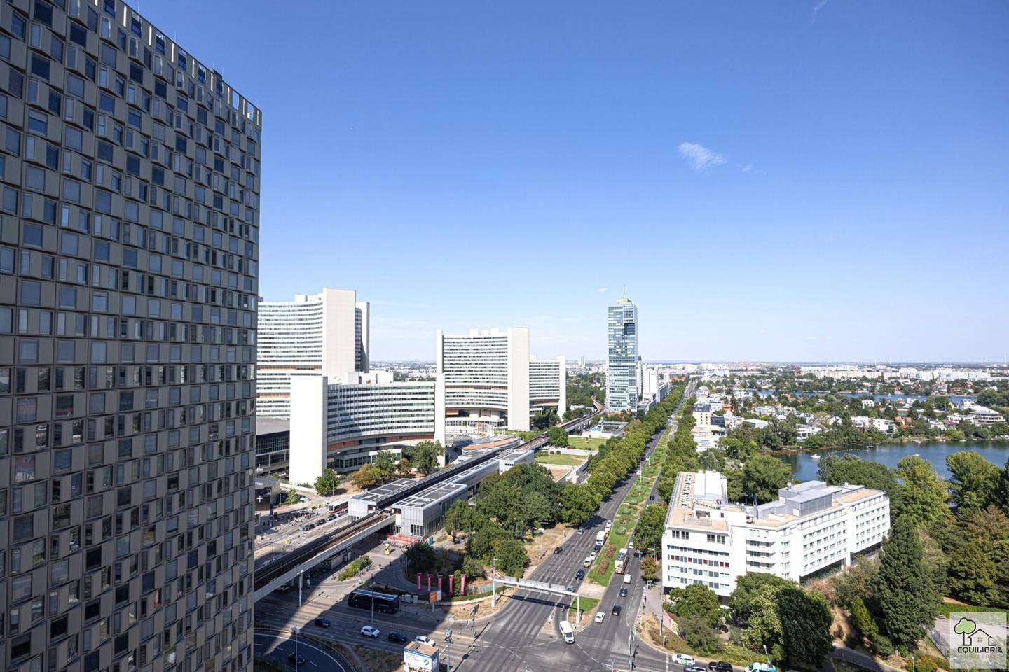 High Up - Living with Panoramic View Near Donauinsel