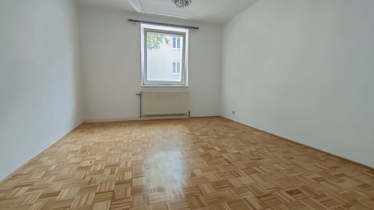 Nice 2-Room Rental Apartment in the Nibelungenviertel (U3/6) for Long Term Rent