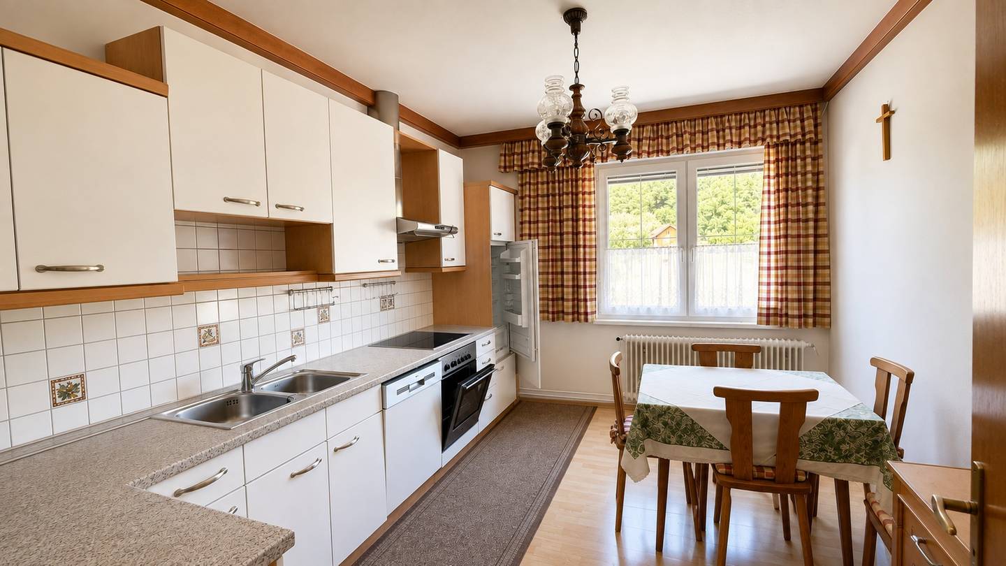 Möblierte Altbauwohnung mit großem Garten und Stellplatz