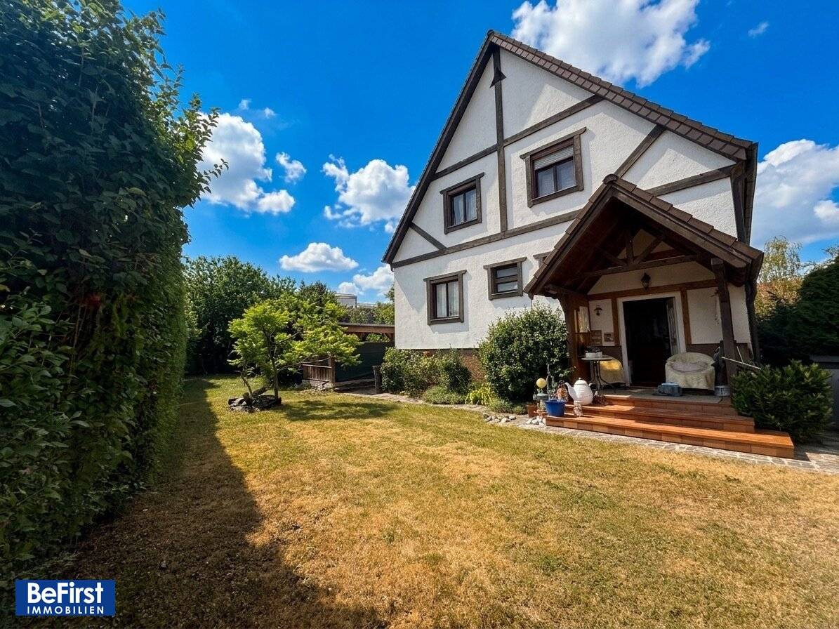 Einfamilienhaus (sanierungsbedürftig) mit prachtvollem Garten, Pool und Bebauungsmöglichkeit – perfekt für Familien mit Gestaltungswunsch