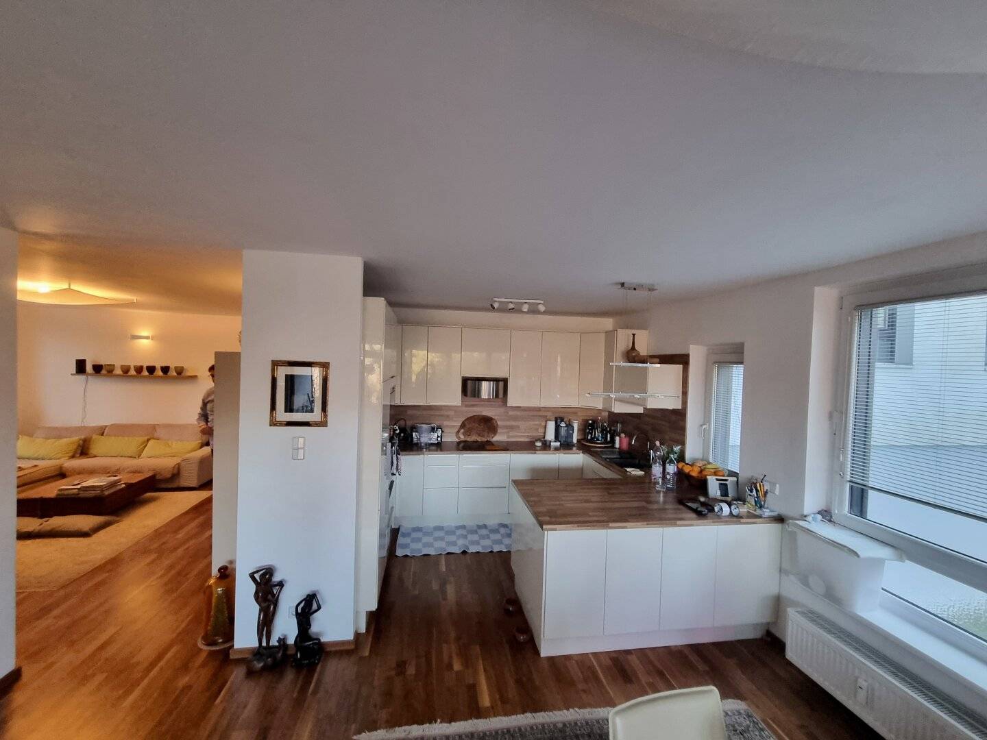 Exclusive 4-room terrace apartment with wellness area, pool &amp; parking space in prime green location in Mödling