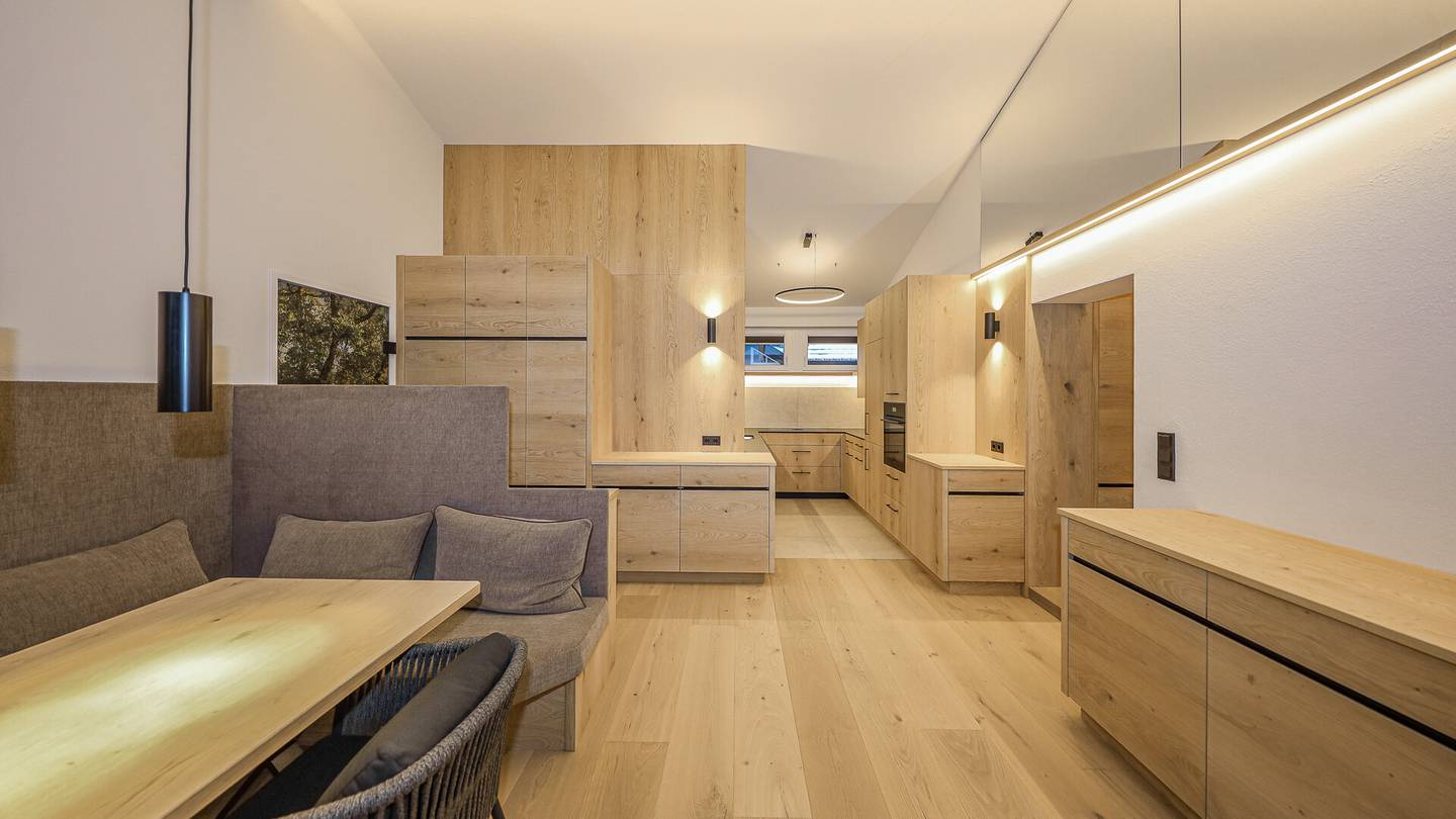 Hochwertig sanierte Dachgeschosswohnung mit Dachterrasse