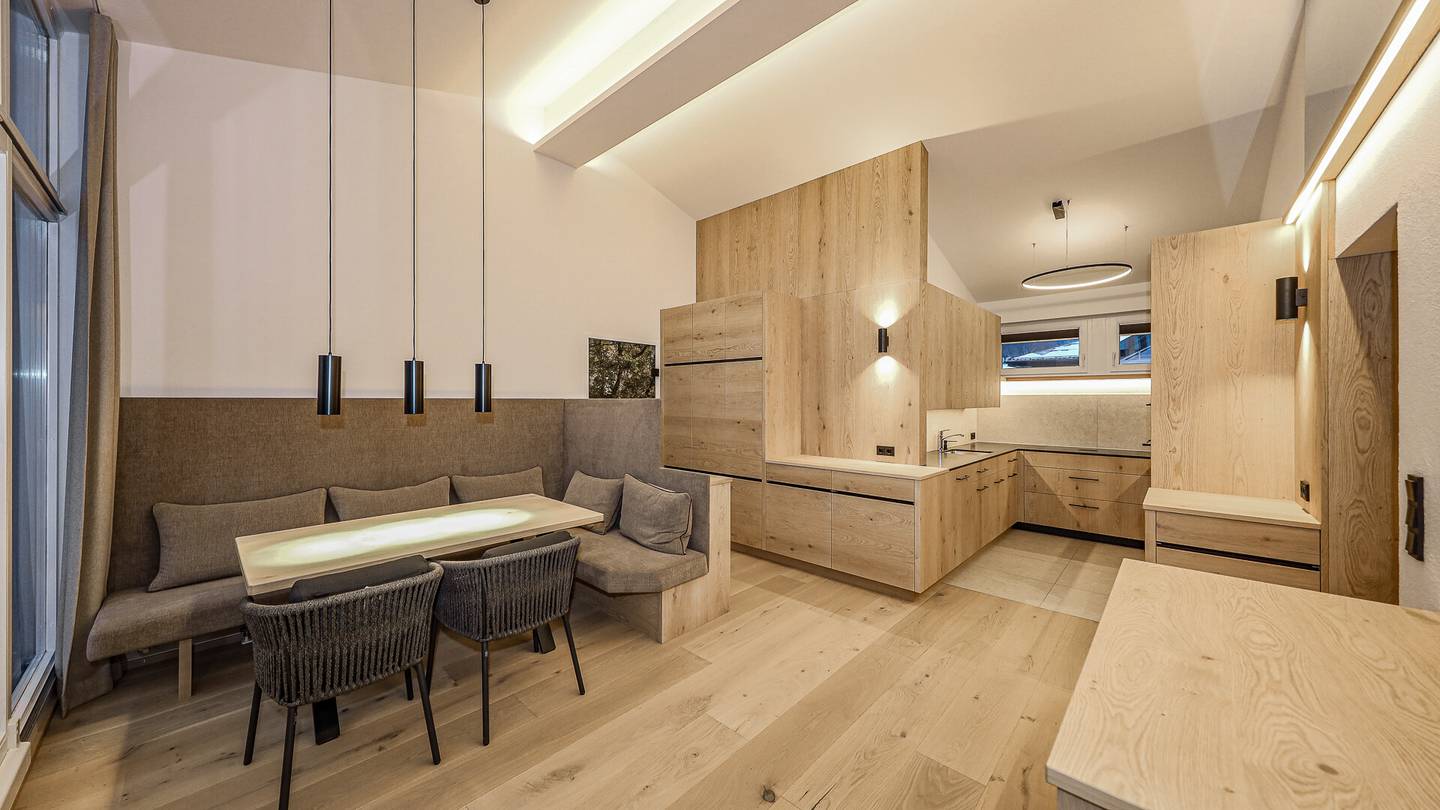 Hochwertig sanierte Dachgeschosswohnung mit Dachterrasse