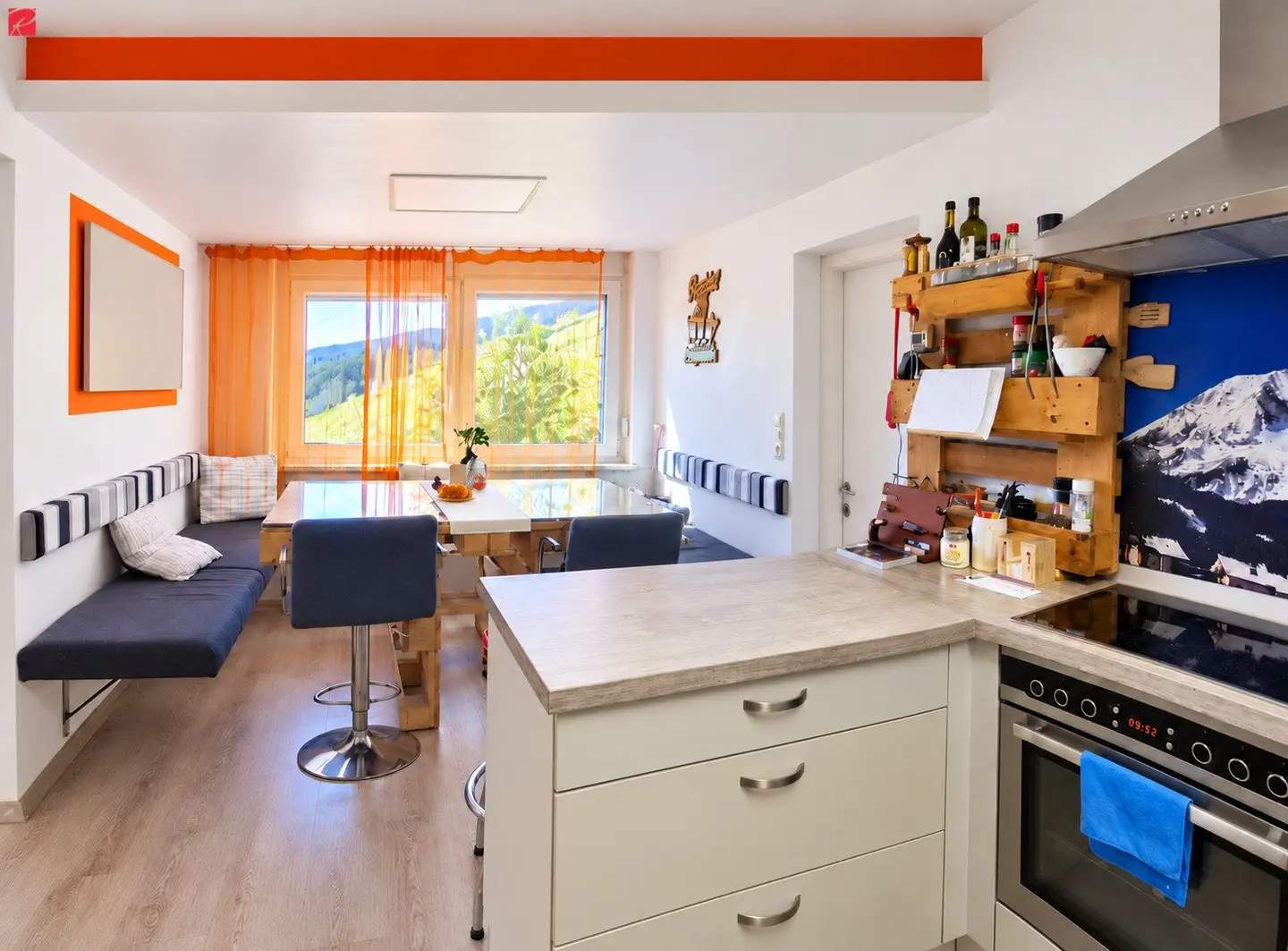 Obertiefenbach! Partly renovated, outbuildings and car lift, 15 minutes from Hartberg