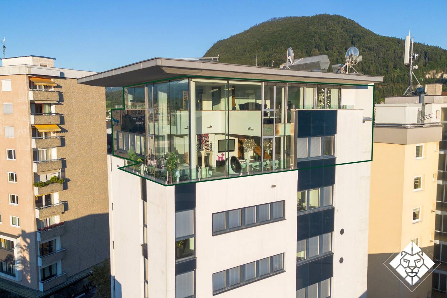 Above the roofs of Wörgl: Two-level penthouse with all-round panorama