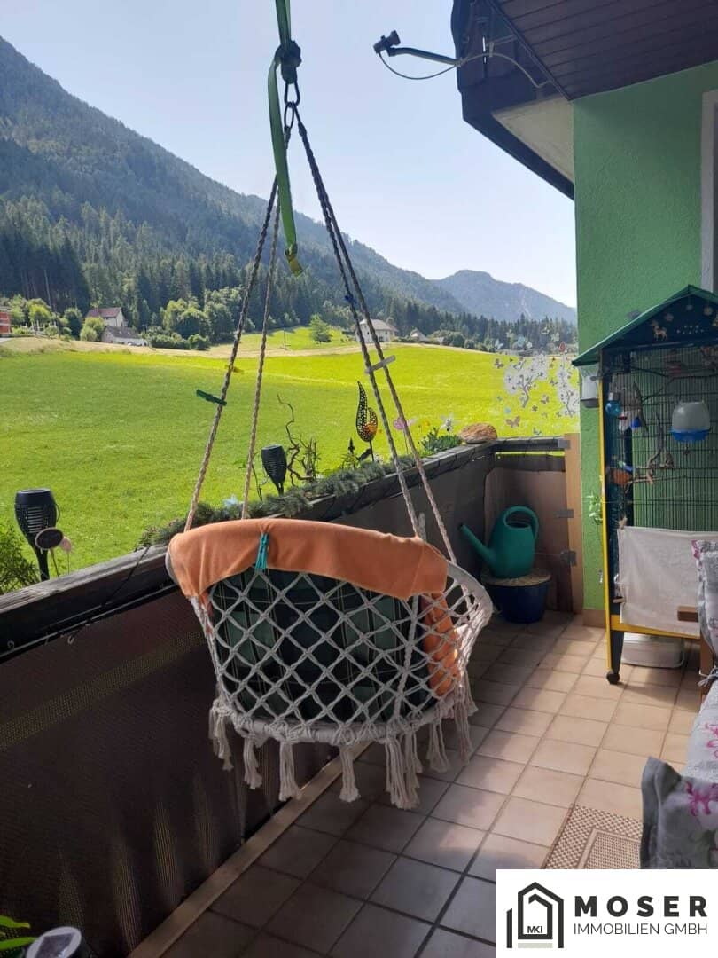 Spacious 4-room Condominium with South Balcony, Dobratsch View, Garage and Large Cellar Compartment