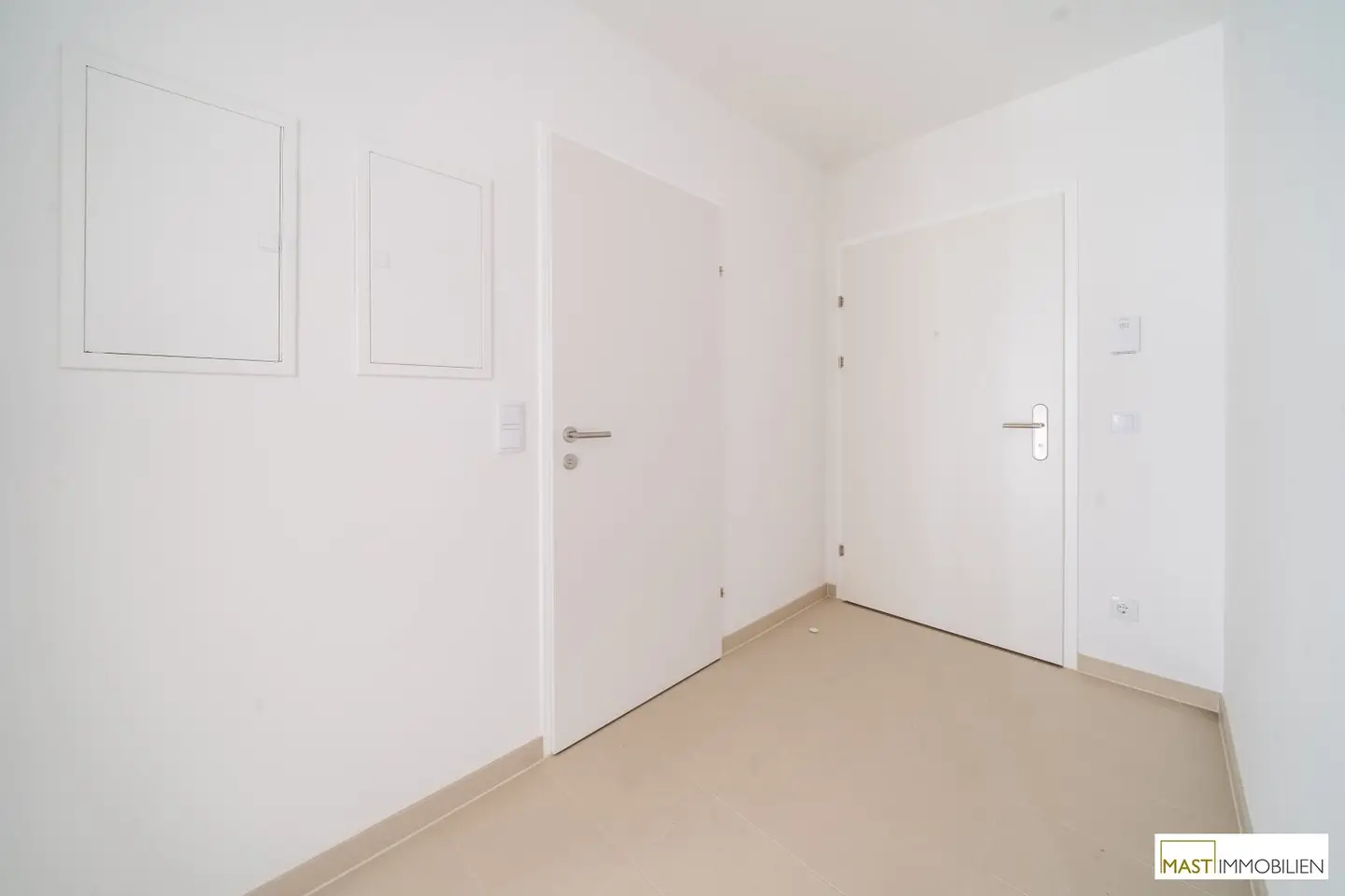 Alte Donau, 2-room first occupancy apartment on the 5th floor, available from November