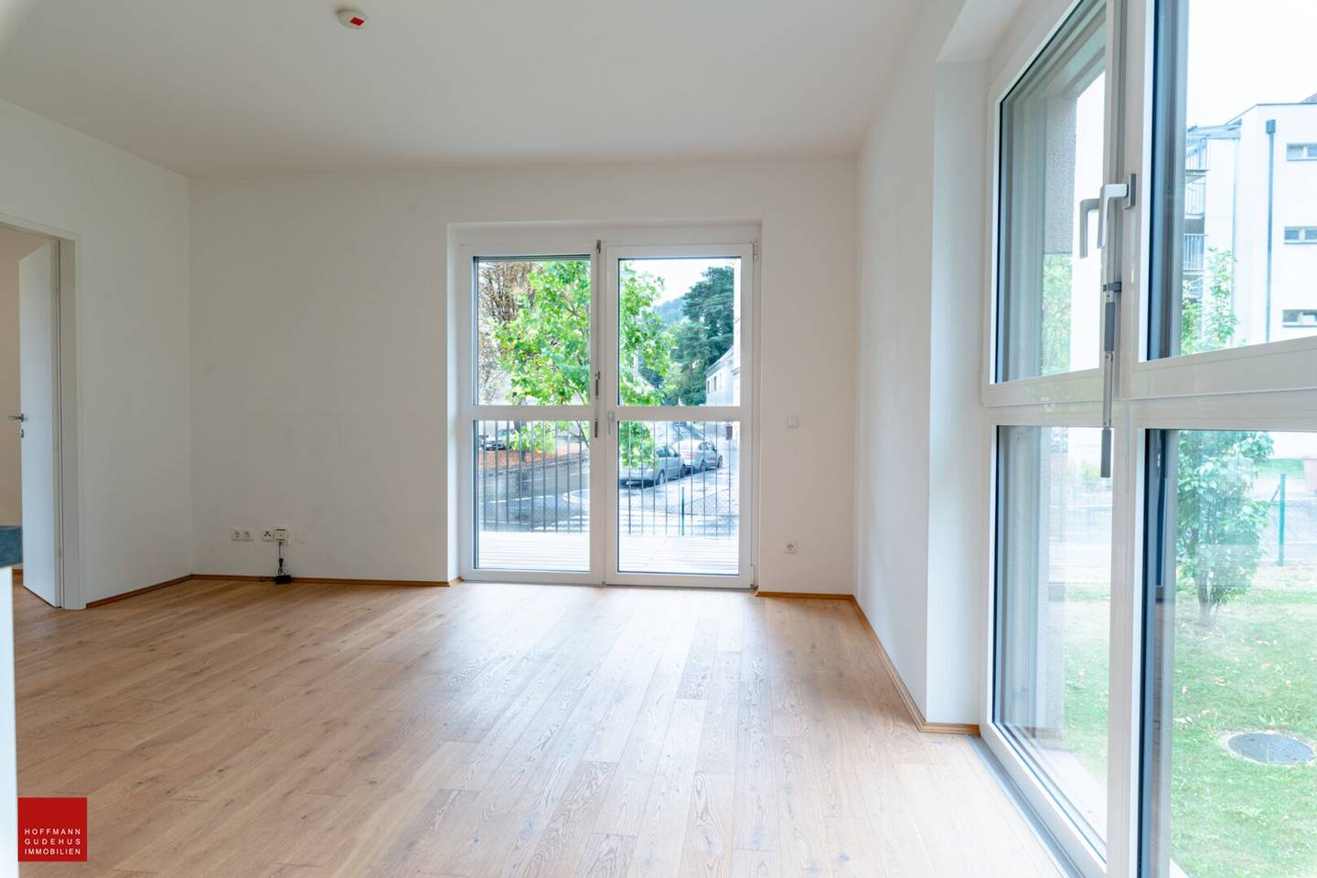 Sunny 2-room apartment with balcony