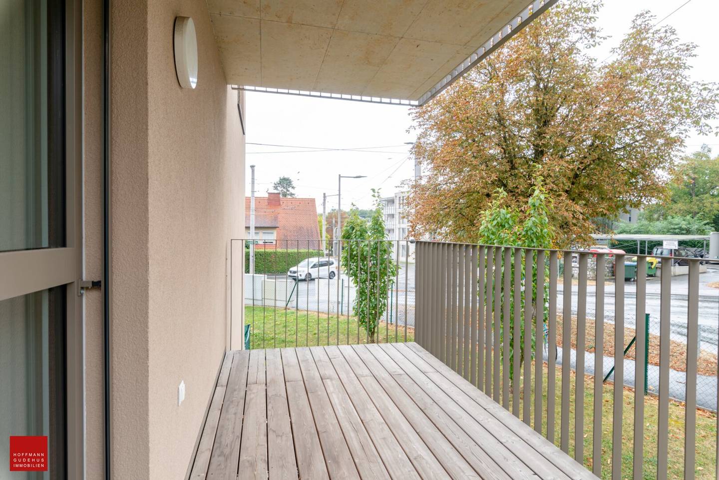 Sunny 2-room apartment with balcony