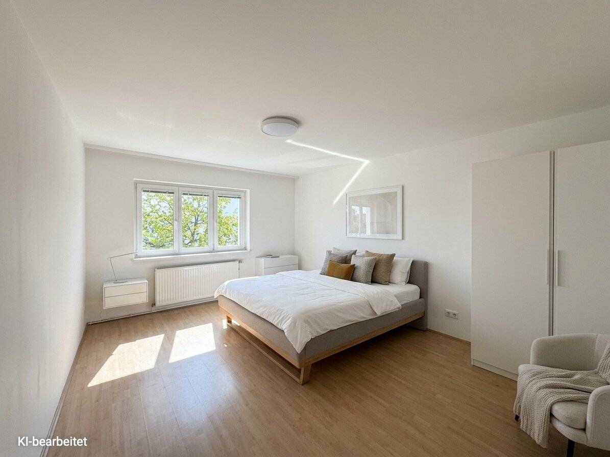 Renovation professionals take note 4-room apartment near U3 Ottakring Available immediately