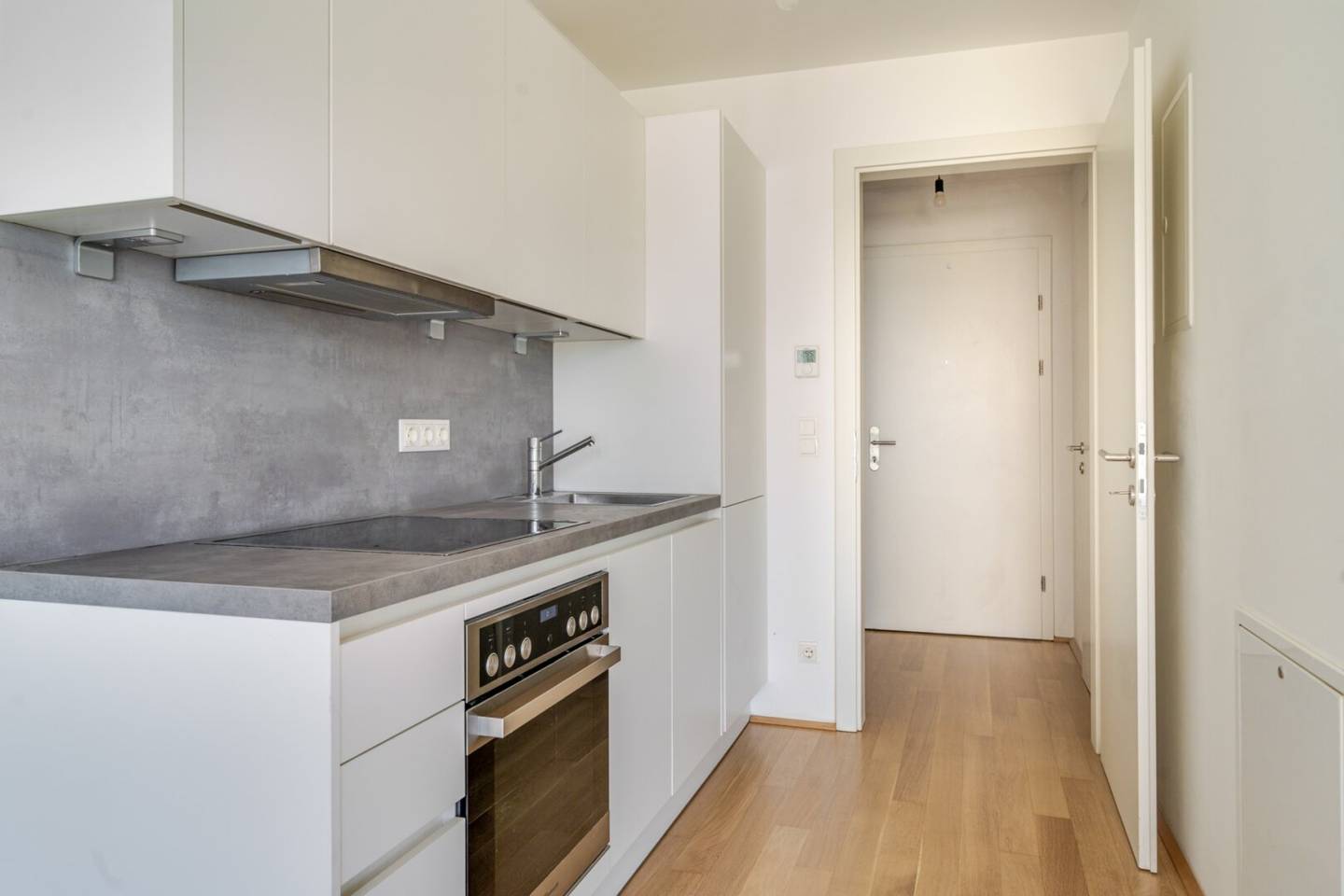 Perfekter Grundriss, starke Lage - 2 Zimmer bei U1 Kagraner Platz