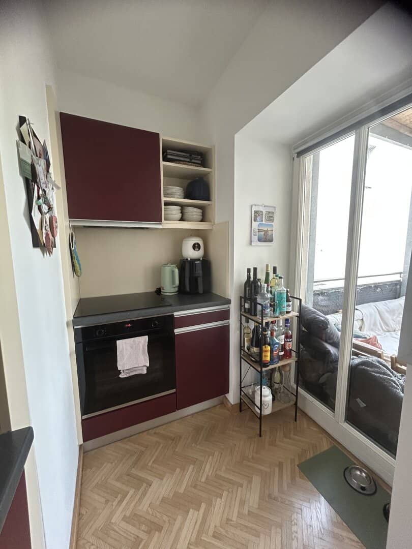 Quiet period building apartment in top city center location with balcony