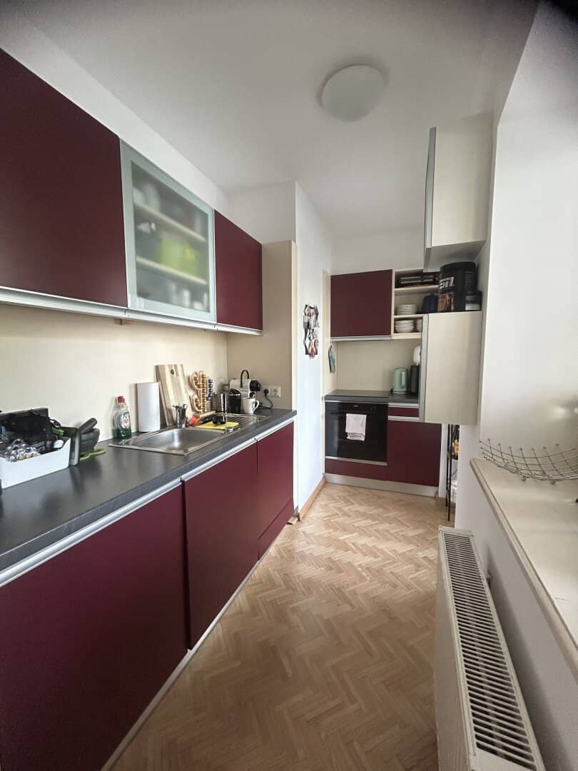 Quiet period building apartment in top city center location with balcony