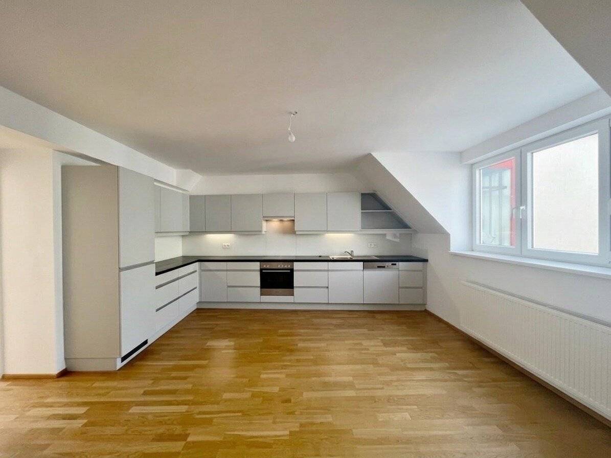 Moderne Terrassenwohnung, Dachgeschoßmaisonette! Unbefristet!