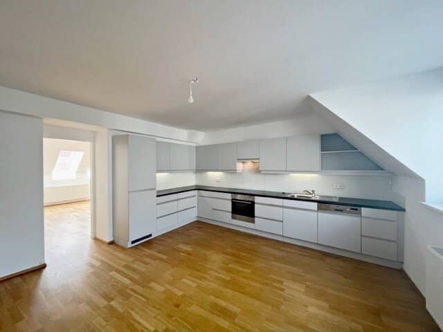 Moderne Terrassenwohnung, Dachgeschoßmaisonette! Unbefristet!