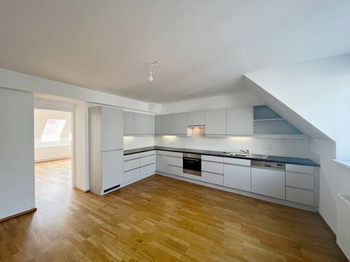 Moderne Terrassenwohnung, Dachgeschoßmaisonette! Unbefristet!
