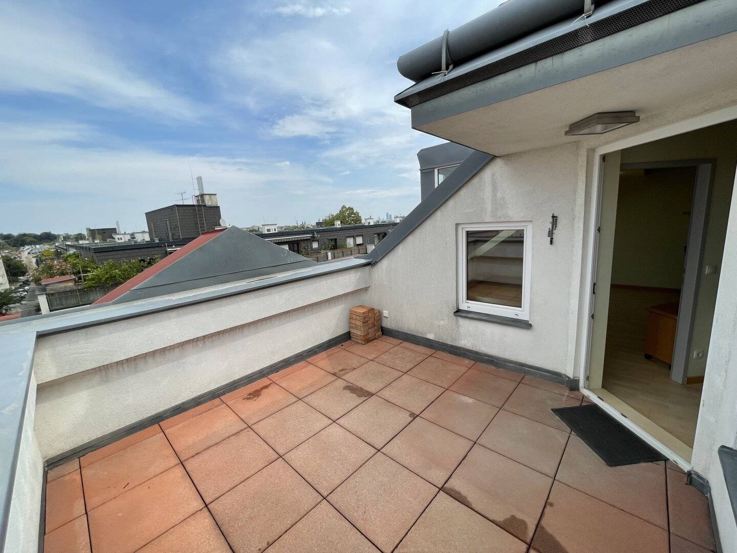 MODERNE DACHTERRASSEN-WOHNUNG - AUF EINER EBENE - RUHELAGE/FERNBLICK!