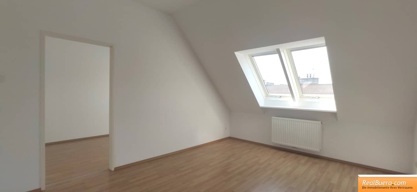 BALKONWOHNUNG IM DACHGESCHOSS NÄHE U6