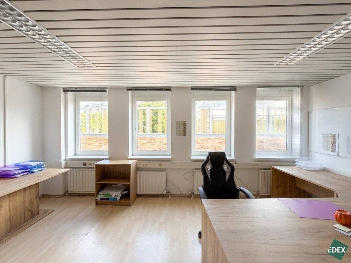 Attractive office space with plenty of daylight and private tea kitchen