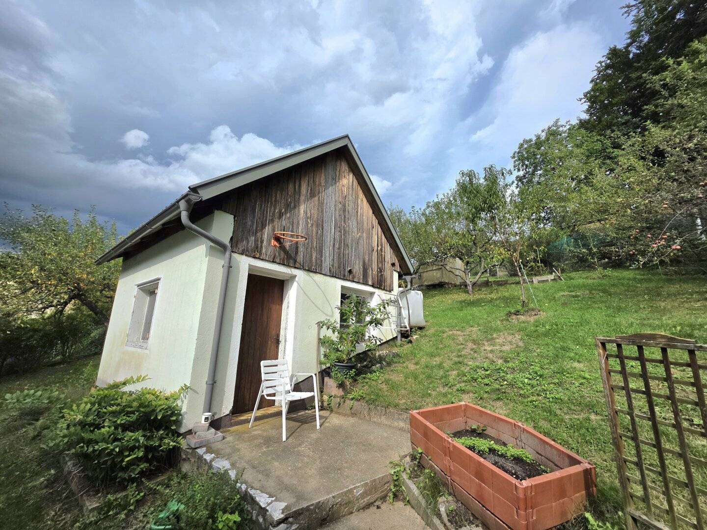 Quiet two-family house with stunning view