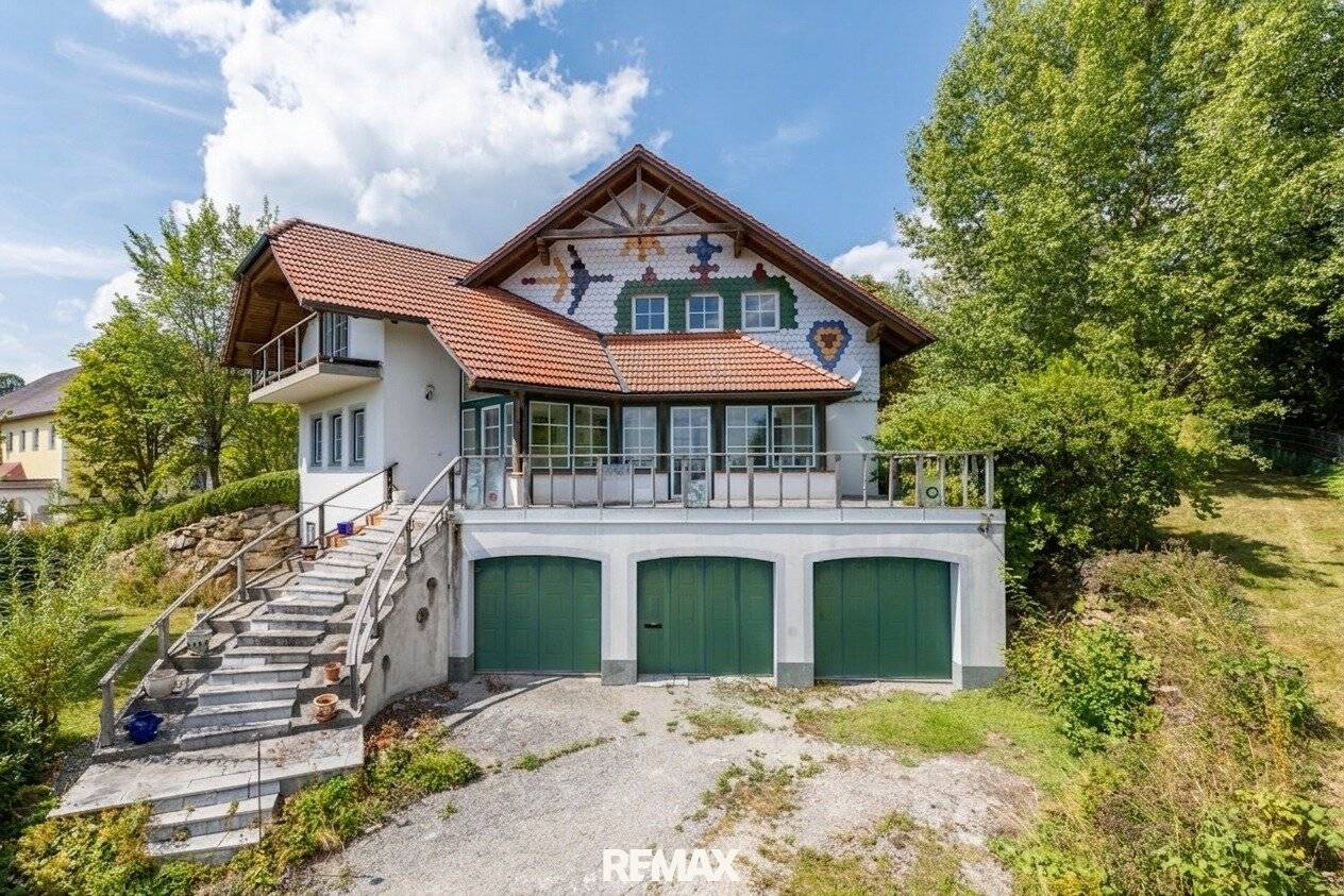 Panoramalage über den Dächern von Oberafiesl – Großzügiges Zweifamilienhaus mit viel Ausbaupotenzial