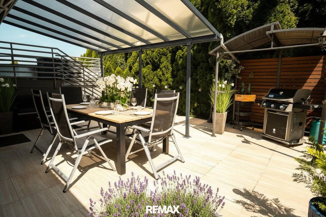 Maisonette penthouse with beautiful private garden and large terrace at Spitalberg