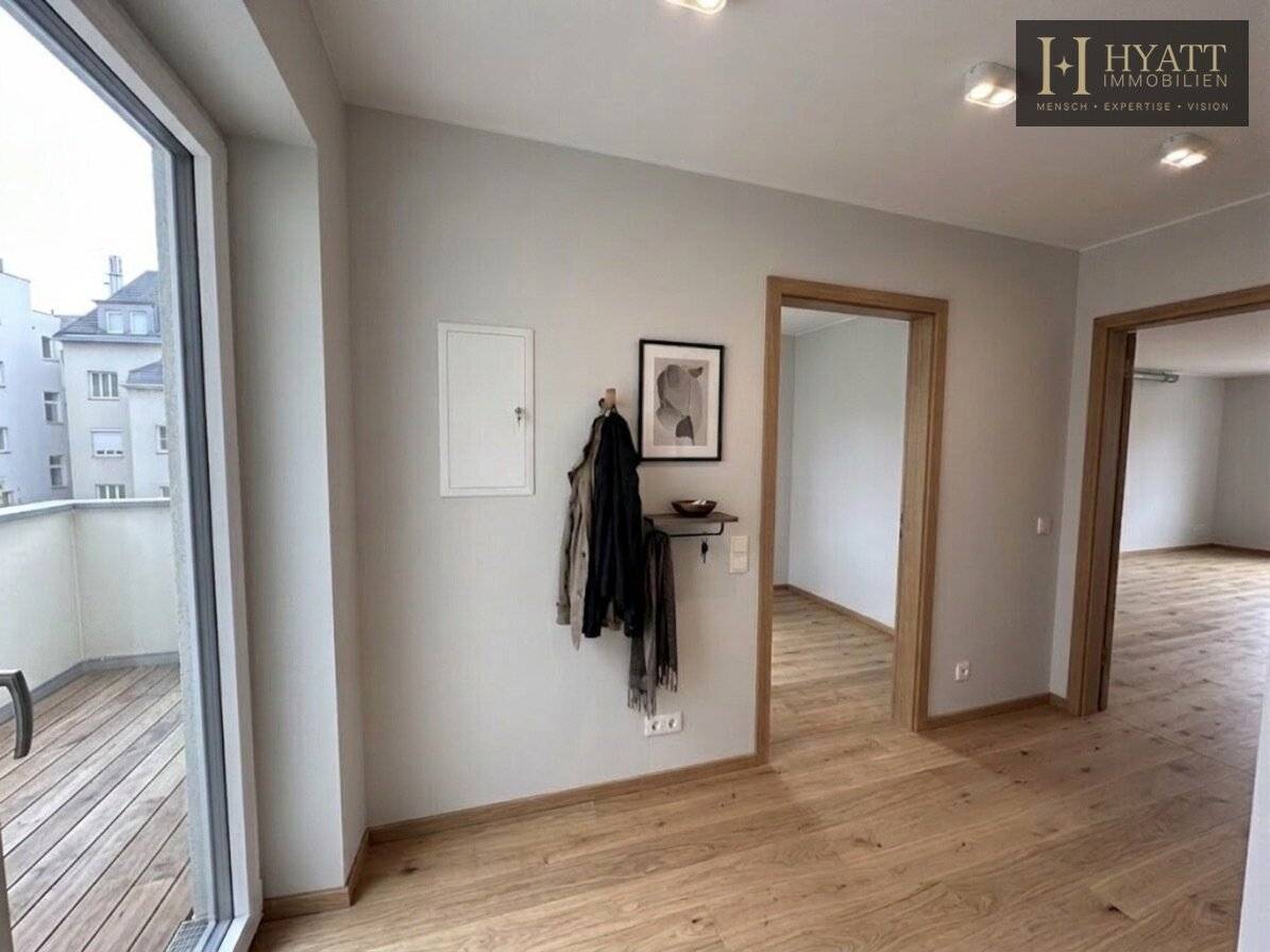 Elegant 2-room apartment with balcony in sought-after location of the 2nd district