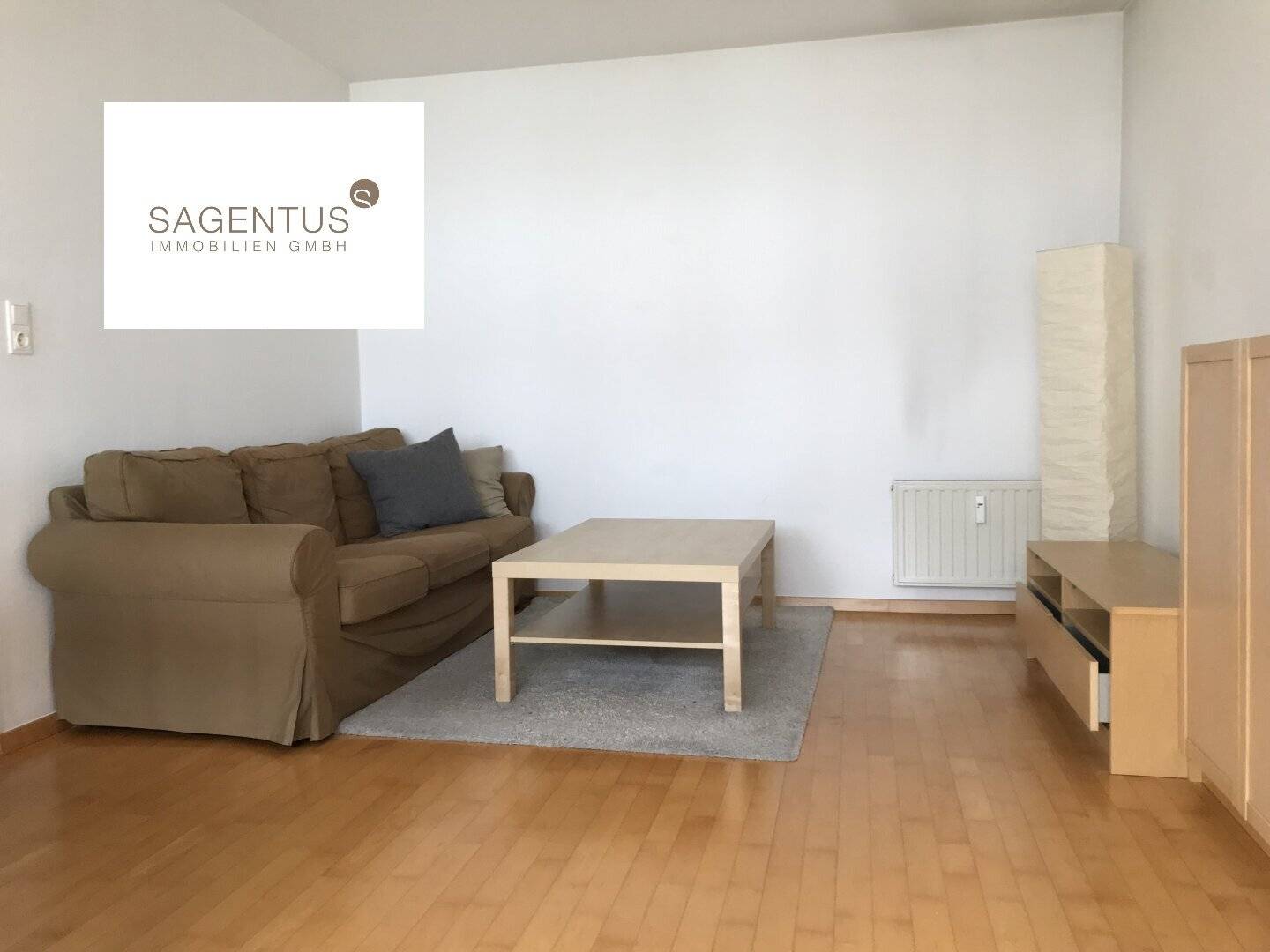 Beautifully maintained 2-room apartment in central location of Innsbruck available for rent immediately